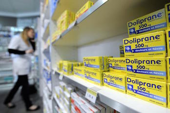 Algunos medicamentos dejarán de venderse en estantería y deebrán ser solicitados al farmacéutico. (service-santé.fr)