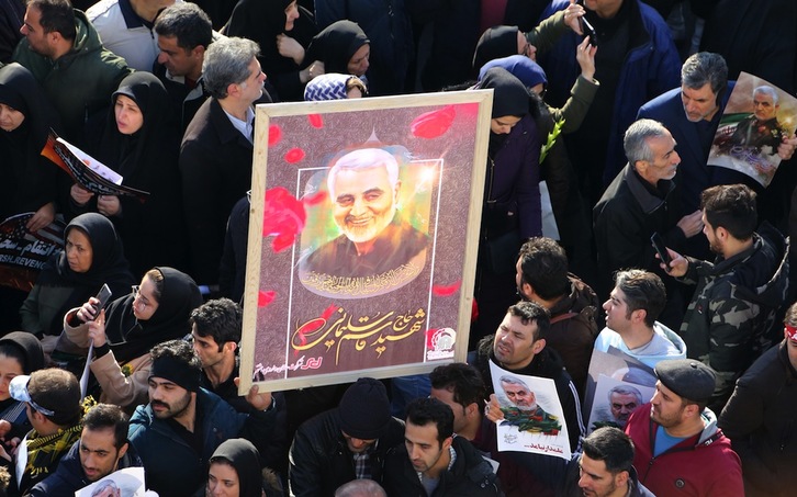 Homenaje al general iraní en las calles de Teherán. (Atta KENARE/AFP) 