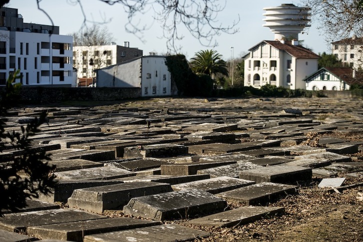 El cementerio judío de Baiona. (Guillaume FAUVEAU)