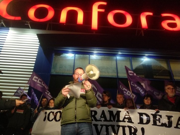 Protesta frente a la tienda Conforama de Iruñea. (@ccoonavarra)