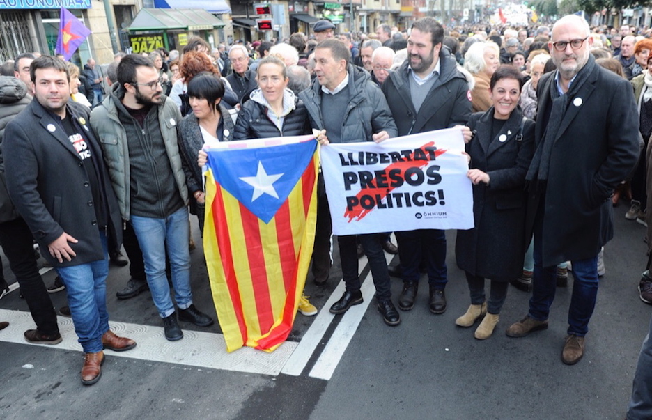 EH Bilduko ordezkariak, Kataluniako delegazioarekin. (Gora RUBIO/FOKU)