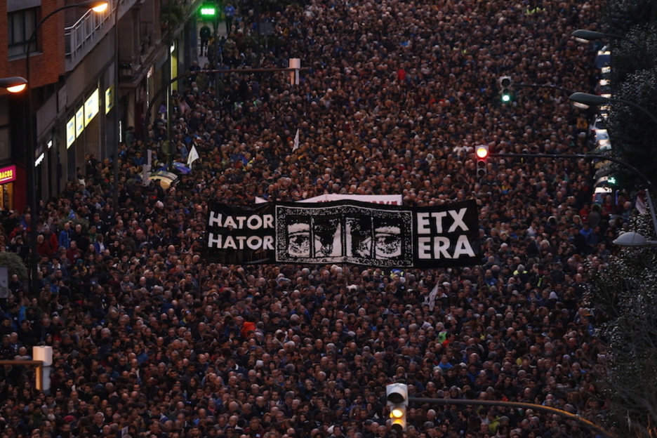 «Hator hator etxera» Bilbon. (Aritz LOIOLA/FOKU)