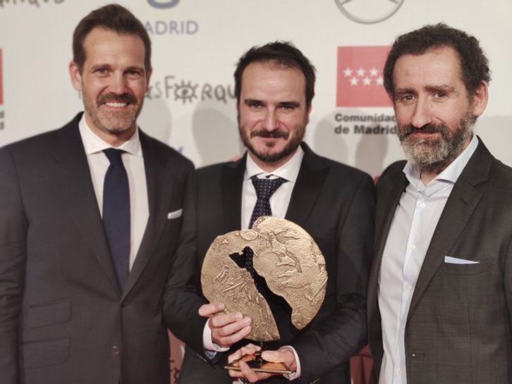  Goenaga, Arregi y Garaño recogieron en Madrid el galardón a la Mejor Película en los Premios Forqué. (NAIZ)