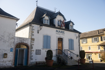 A Barcus, Jean-Marc Baranthol se représente le 15 mars prochain avec neuf conseillers actuels. © Guillaume FAUVEAU 