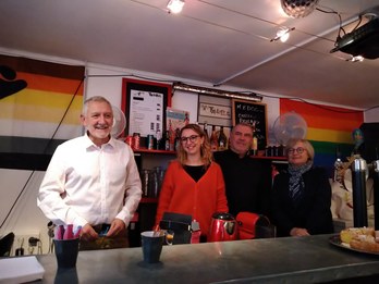 L'association Les Bascos a présenté, lors de la conférence de presse, le Pacte Citoyen à remettre aux candidats. © DR