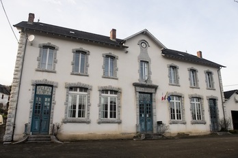 Trois élus devraient également quitter le conseil municipal de Camou Cihigue. © Guillaume FAUVEAU