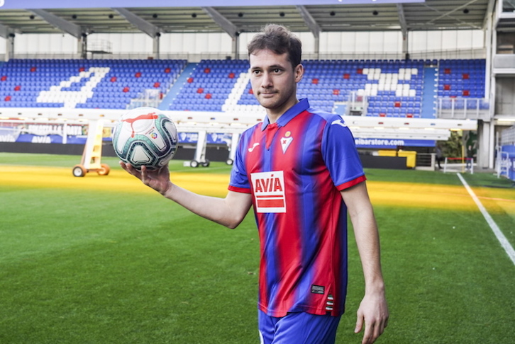 Cristóforo puede tener sus primeros minutos como azulgrana una semana después de llegar a Ipurua. (Marisol RAMÍREZ/FOKU)