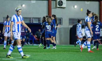 Las jugadoras granotas celebran el 3-0, que sentenciaba el partido. (Levante UD)