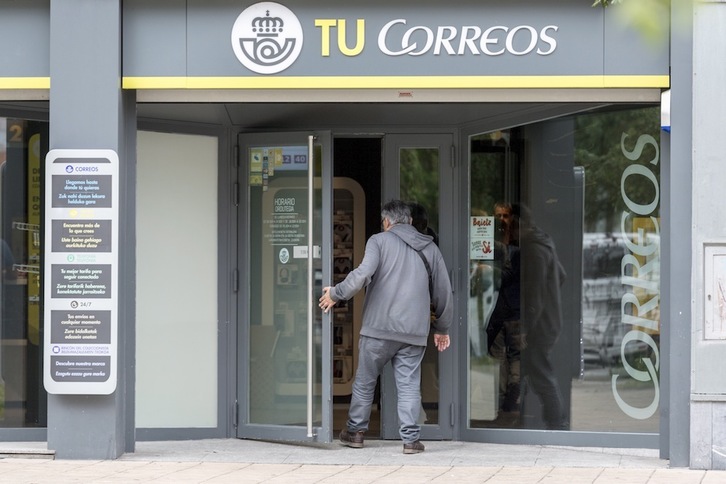 Una de las oficinas de Correos en Gasteiz. (Juanan RUIZ | FOKU)