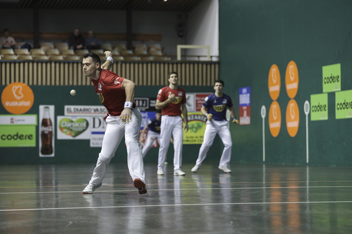 Erik Jakak erakustaldi bat eman du erasoan (Endika PORTILLO/FOKU)