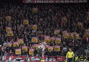 Carteles por la huelga del 30 de enero en Iñigo Cabacas Herri Harmaila. (Marisol RAMIREZ / FOKU)