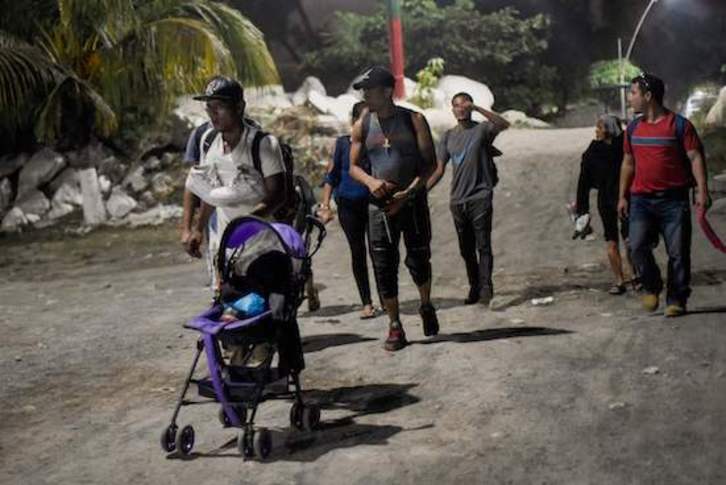 Migrantes centroamericanos en Guatemala. (Johan ORDONEZ / AFP)