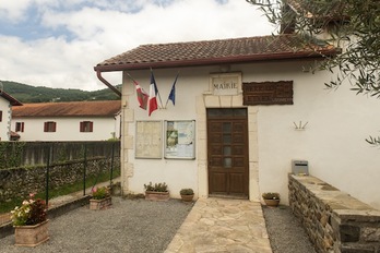 Parmi les conseillers à la maire de Lecumnberry, trois ne se représentent pas. 