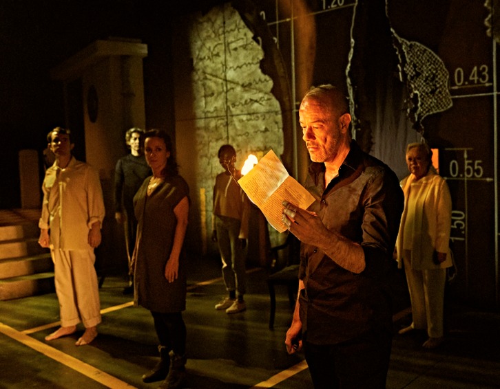 Las dos piezas hablan de la misma familia. (Sergio PARRA)