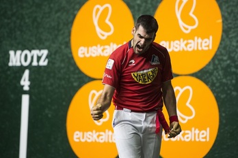 Ezkurdia, tantoa ospatzen (Monika DEL VALLE / FOKU)