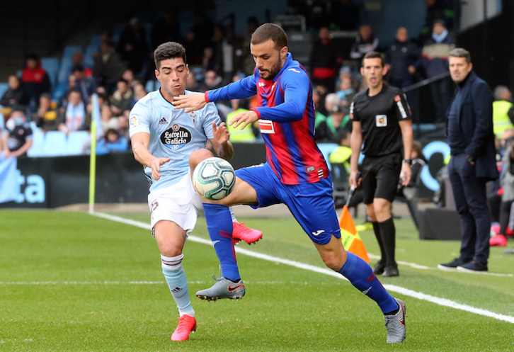 Los atacantes azulgranas apenas han generado peligro. (Marta G.Brea/La otra foto)