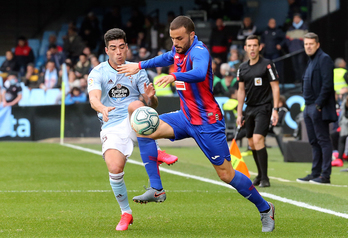 Los atacantes azulgranas apenas han generado peligro. (Marta G.Brea/La otra foto)