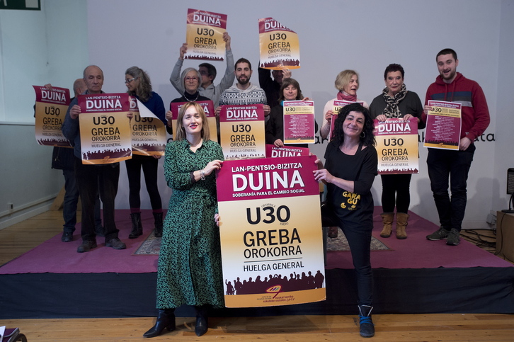 Convocantes de la huelga del día 30 han celebrado una rueda de prensa en Katakrak de Iruñea. (Iñigo URIZ/FOKU))