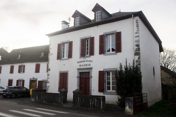 La mairie de Trois-Villes. © Guillaume FAUVEAU