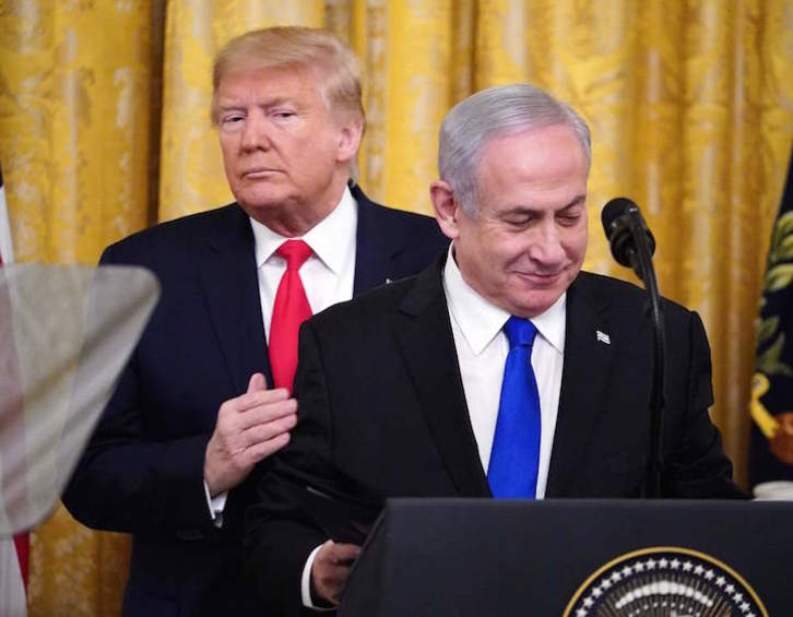 El presidente de EEUU, Donald Trump, junto al primer ministro israelí, Benjamin Netanyahu. (Mandel NGAN/AFP)