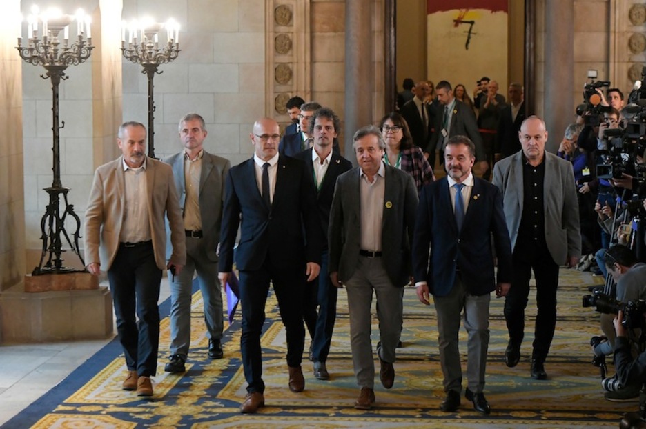 Raül Romeva, exconseller de Exteriores, en los pasillos. (Lluis GENE | AFP)