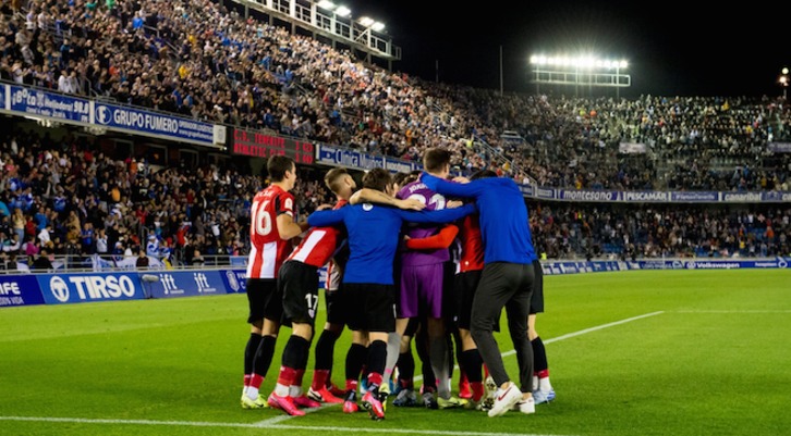 Jugadores del Athletic celebrando la clasificación en la tanda de penaltis. (ATHLETIC CLUB)