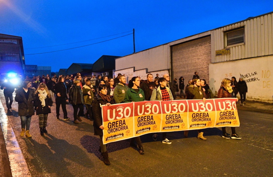 Los piquetes han recorrido Hernani a primera hora de la mañana. (Gorka RUBIO / FOKU) Los piquetes han recorrido Hernani a primera hora de la mañana. (Gorka RUBIO / FOKU)