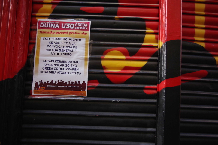 Denda bat itxita, Gasteizen. (Endika PORTILLO/FOKU)