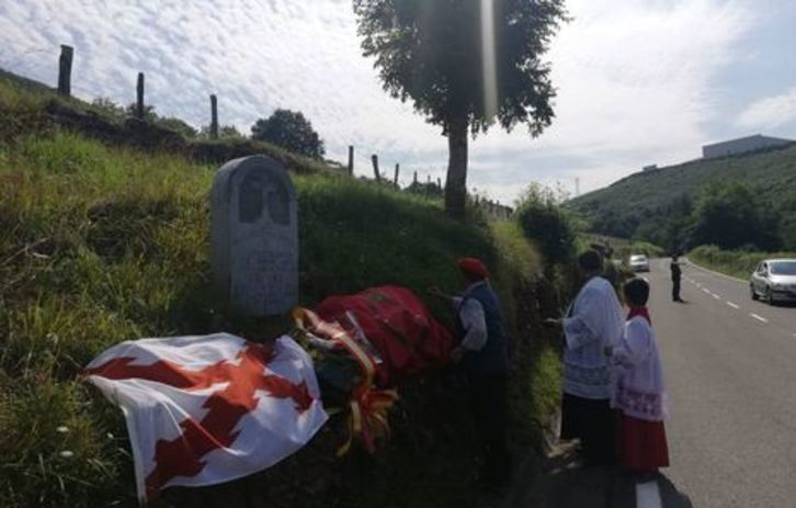 Acto de recuerdo al primer requeté muerto combatiendo contra la República en 1936, en Leitza. (FARO)