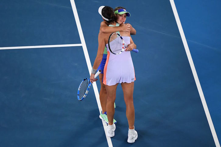 Muguruza felicita a su rival por la victoria en Australia. (WILLIAM WEST / AFP)