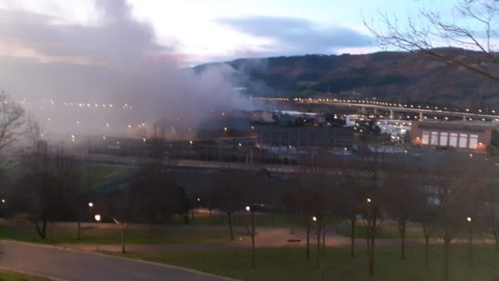 El humo provocado por el incendio.