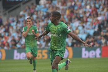 Isak ha marcado su quinto gol en los últimos cuatro partidos. (LOF)