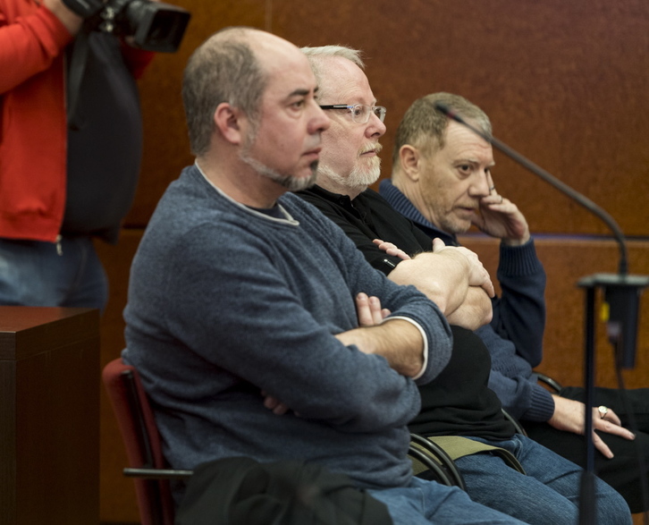 Los tres acusados en el juicio de Iruña Veleia, al inicio de la vista de hoy. (Juanan RUIZ/FOKU)