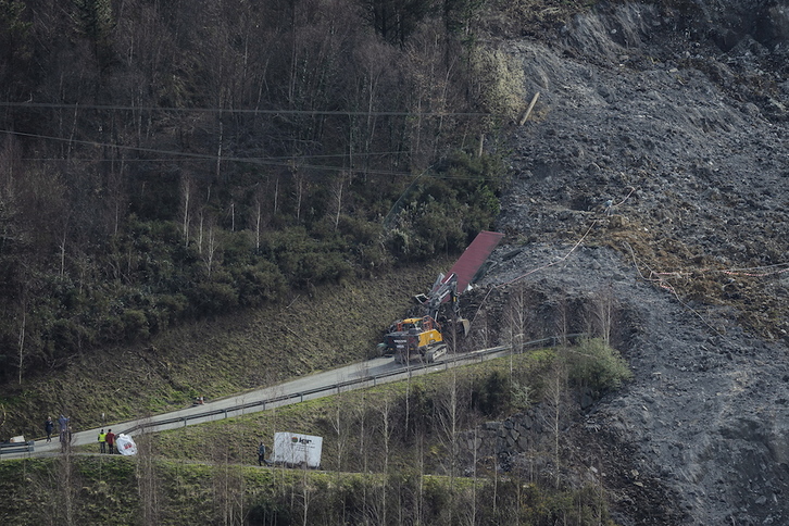  Trabajos en la zona del vertedero de Zaldibar. (Aritz LOIOLA / FOKU)