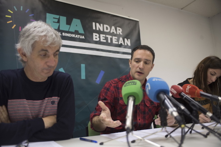 Rueda de prensa de ELA en Donostia. (Juan Carlos RUIZ/FOKU)