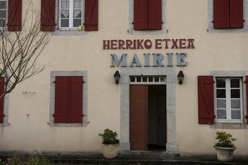 Cinq conseillers municipaux décident d'arrêter à Alos. © Guillaume FAUVEAU