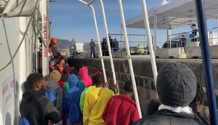 El Aita Mari, a su llegada al puerto de Messina, en Sicilia. (@maydayterraneo)