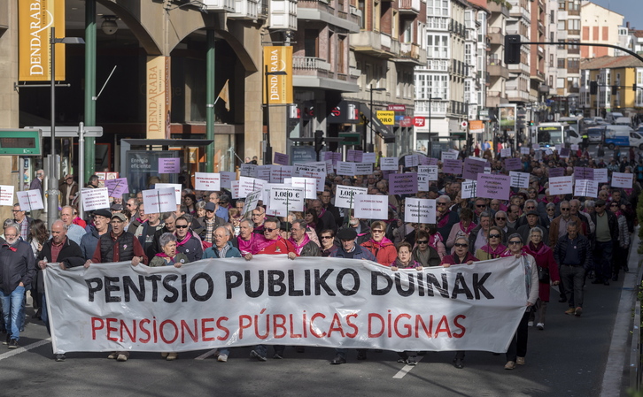Movilización de los pensionistas de Gasteiz en febrero tras la huelga del 30 de enero. (Juanan RUIZ/FOKU)