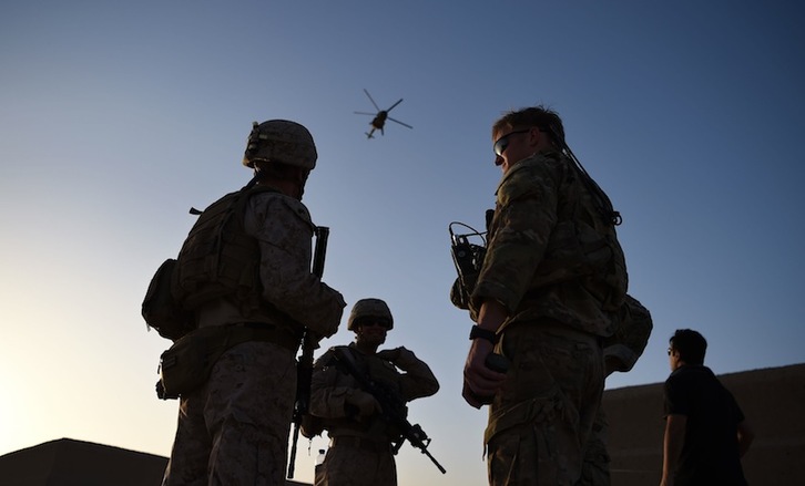 Marines estadounidenses en una base en la provincia de Helmand, sur de Afganistán. (Wakil KOHSAR-AFP) 