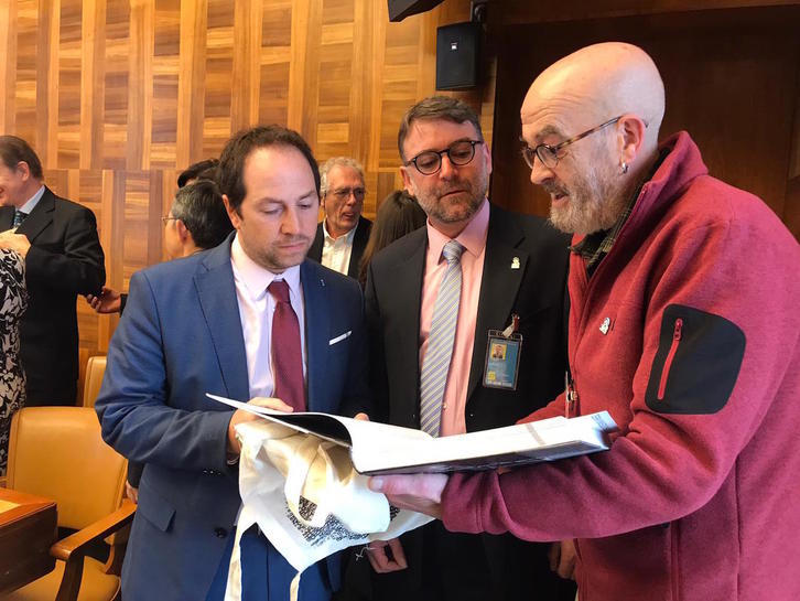 El presidente del Grupo, Luciano Hazan, con Eneko Etxeberria en Ginebra.