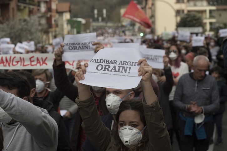 Vecinas, en la movilización del sábado. (Juan Carlos RUIZ | AFP)