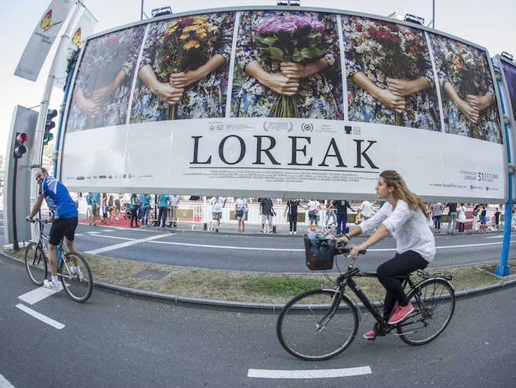 ‘Loreak’ pelikularen kartela, 2014ko Donostiako Zinemaldian. (Jon URBE/FOKU)