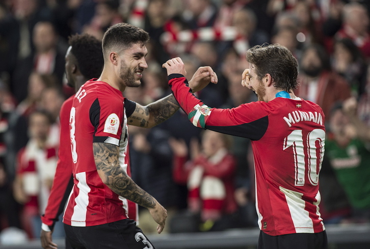 Núñez celebra con Muniain el gol ante el Granada. (Marisol RAMIREZ / FOKU)