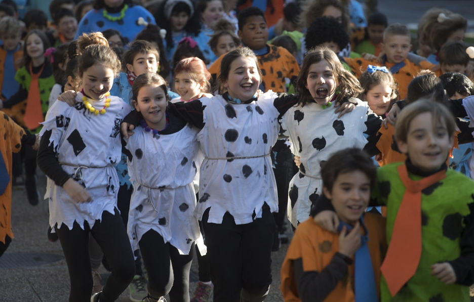 Pedro, Pablo, Vilma eta Betty agertu dira ere txupinazoan. (Jagoba MANTEROLA / FOKU)