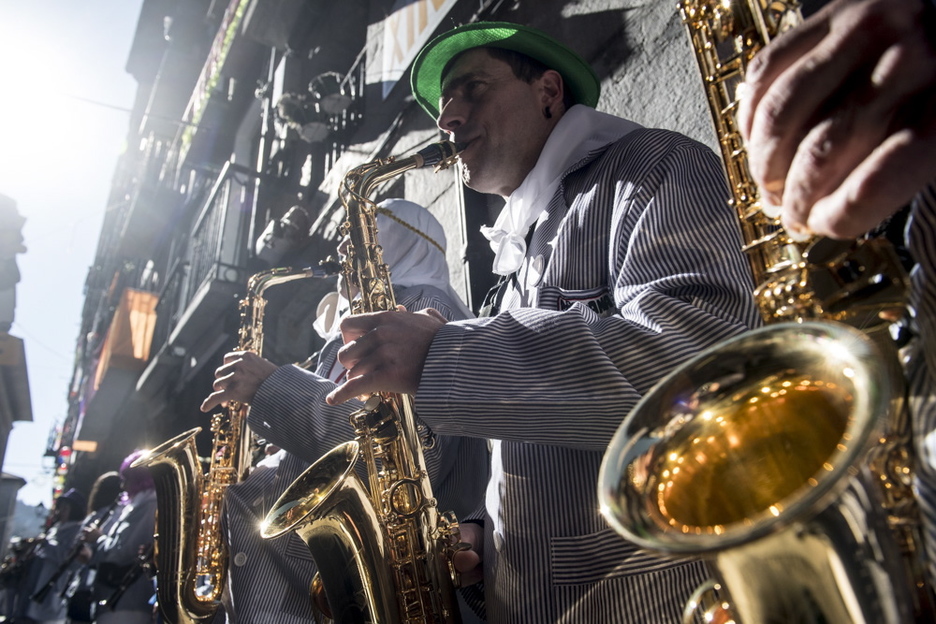 Saxofoiak jo ta su, bere doinua eskeintzen. (Jagoba MANTEROLA / FOKU)