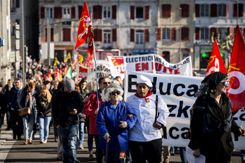 Au sein du défilé ce matin à Bayonne, contre la réforme des retraites, on pouvait voir des manifestants de tout âge et de diverses professions. © Guillaume Fauveau