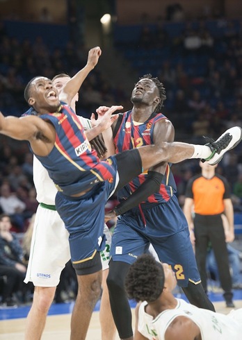 Zalgiris Kaunas ha terminado por descalabrar a un desquiciado Baskonia. (Raúl BOGAJO / FOKU)