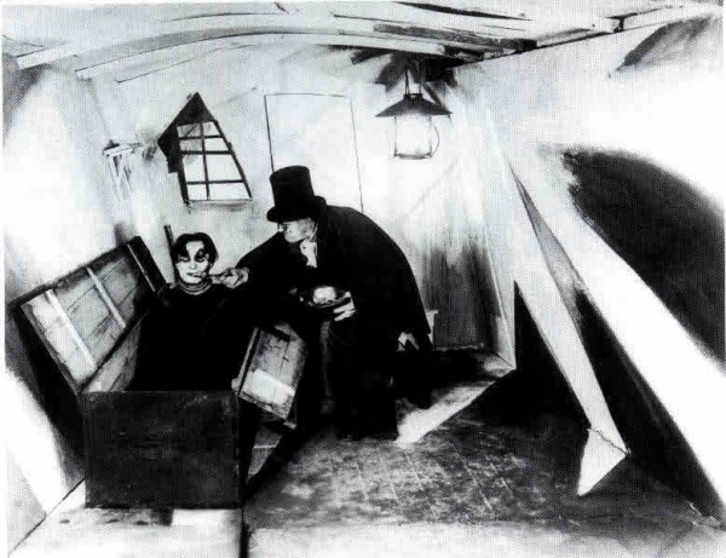 Caligari y Césare comparten luces y sombras expresionistas. (NAIZ)