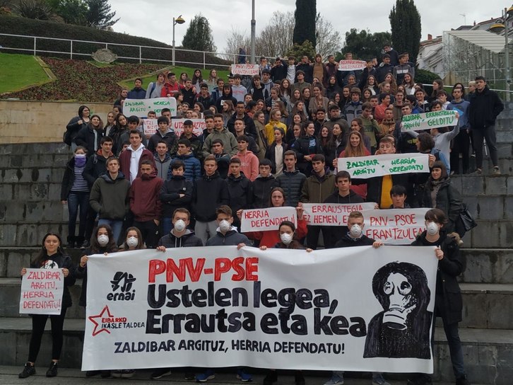 Eguerdian, Ernaik deituta, egin duten elkarretaratzeetako bat. (@ernaigazte)