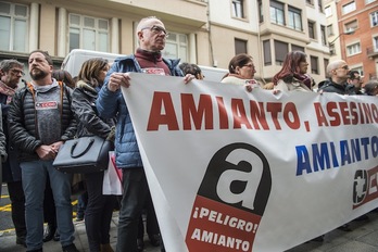 Movilización de CCOO por el juicio de un caso de amianto en La Naval. (Marisol RAMIREZ / FOKU)